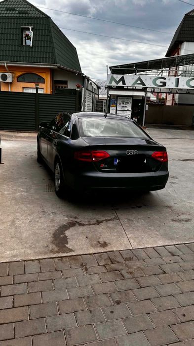 Vând Audi A4 – 2.0 TDI – Automată – 2009 Se vinde Audi A4, an fabricație 2009, motor 2.0 TDI diesel, cutie de viteze automată.