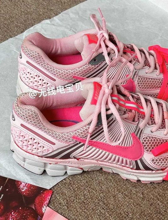Nike Air Zoom Vomero 5