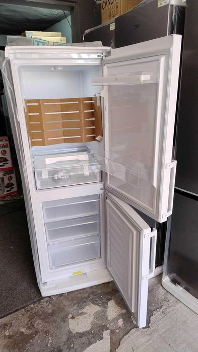 Комбиниран Хладилник с фризер Elvita-Елвита 173.6 см 300 л