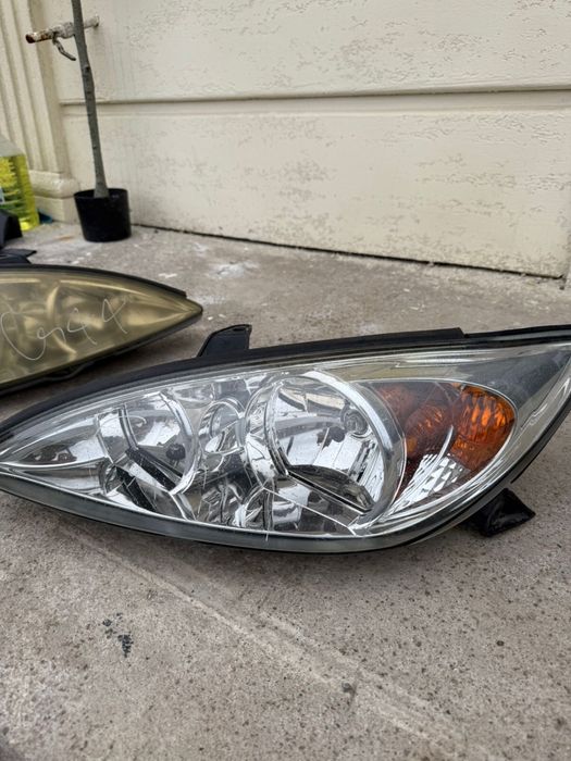 Фары на Камри 30