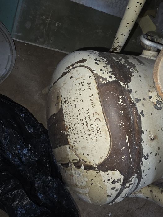 Kampresor sotiladi polni kap remont qlngan undan keyn iwlatlmadi