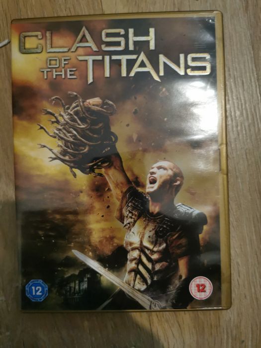 Vând cd-uri originale cu filme bune