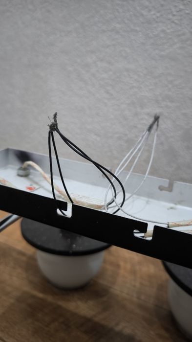 Современная люстра 4 плафона