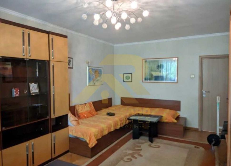 Продава се Тристаен апартамент в София, Център - 132 кв.м за 1887 €/кв.м - Снимка #4