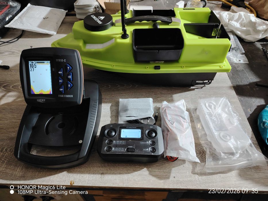 Navomodel  plantat cu GPS si auto pilot cu Sonar Lucky FF918