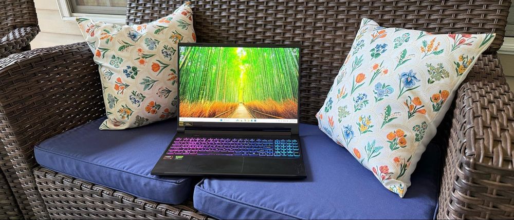 Acer nitro V 16S Ai