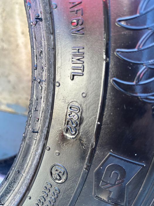 Зимни гуми 215/65/16 дот 2022 3бр. GENERAL + 1бр. MICHELIN