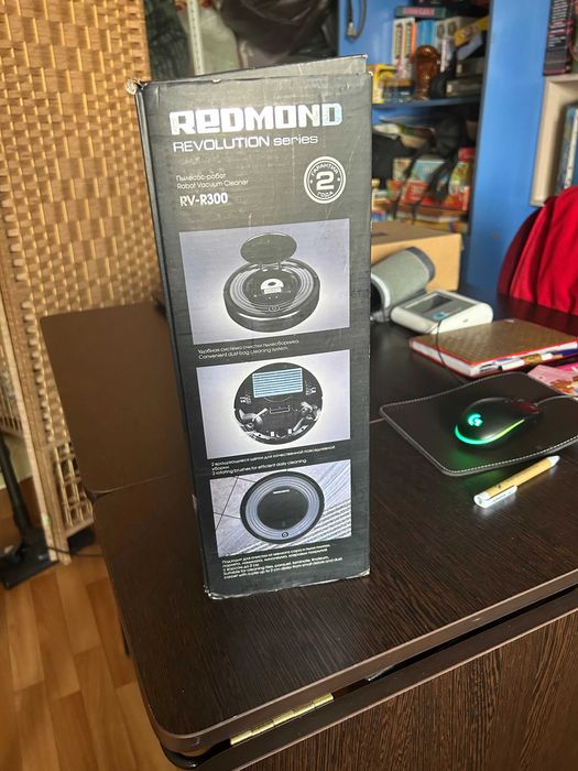 НОВЫЙ Робот пылесос Redmond RV-R300