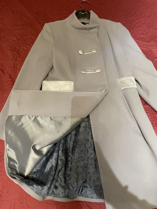 Дамско елегантно палто над коляното