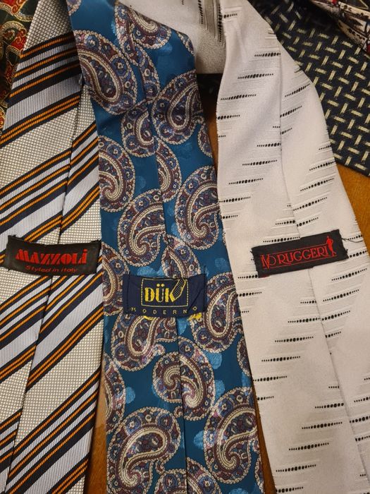 Продавам Вратовръзки