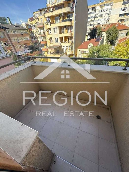 Тристаен полуобзаведен апартамент-Левски