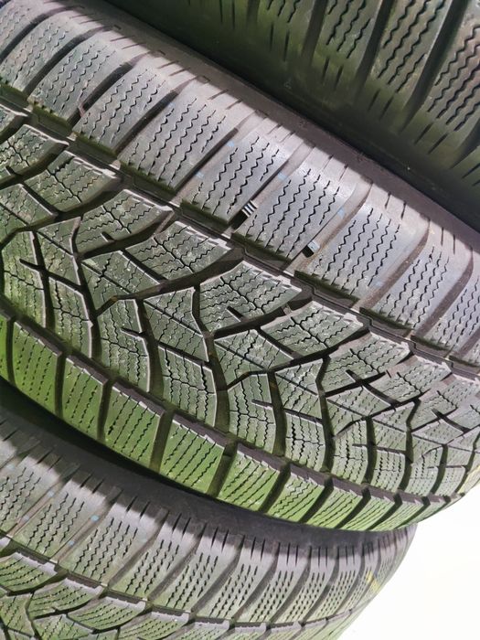 4 бр зимни 235/65/17 Dunlop