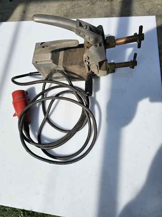 Aparat sudura in puncte portabil