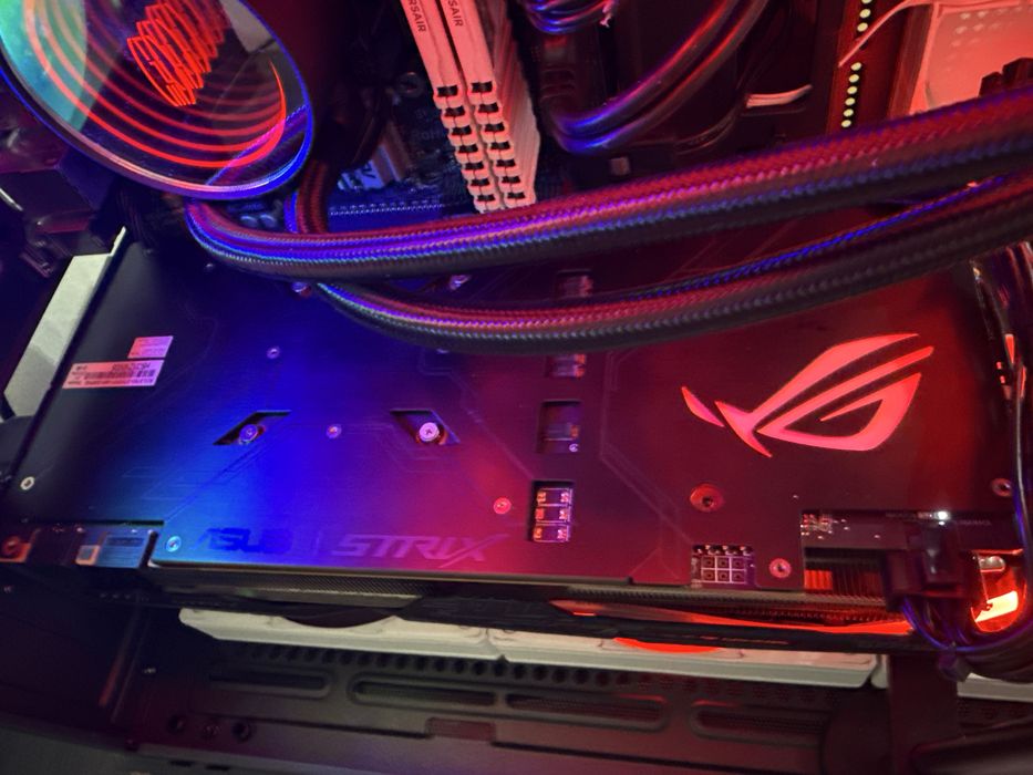 ASUS Rog Strix GTX 1070 Ti 8GB.