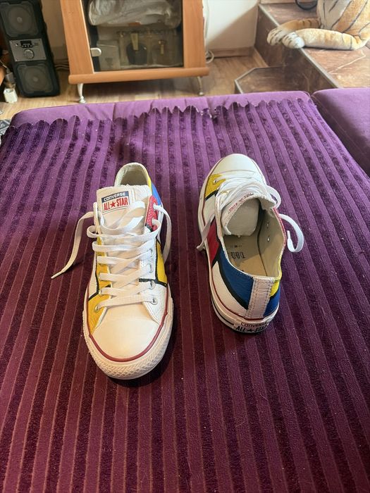 Продавам кецове Converse