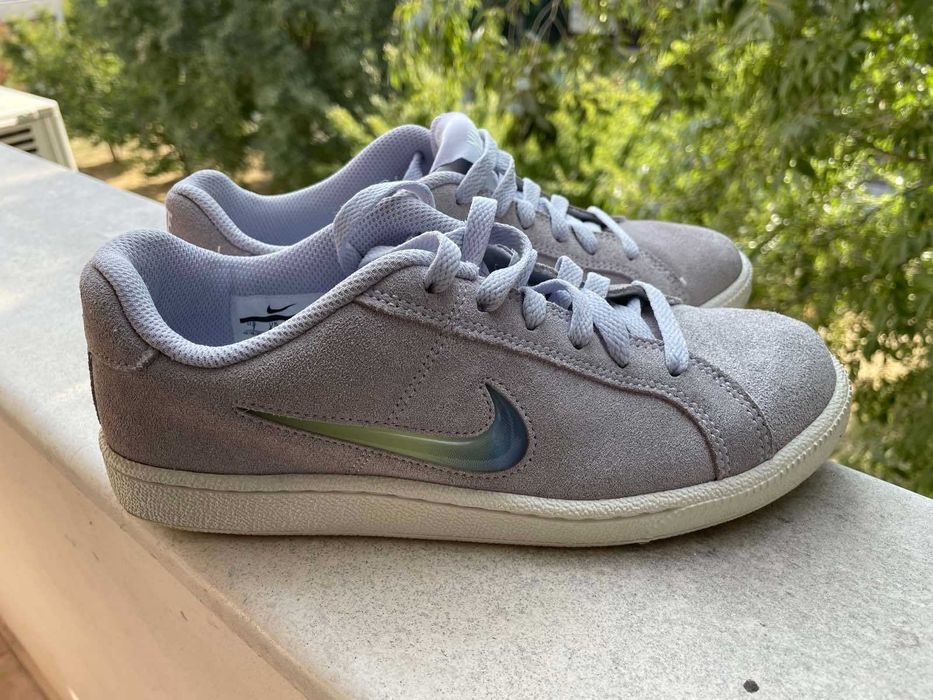 маратонки NIKE 38