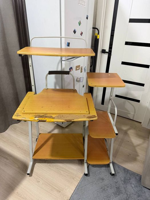 Стол компьютерный