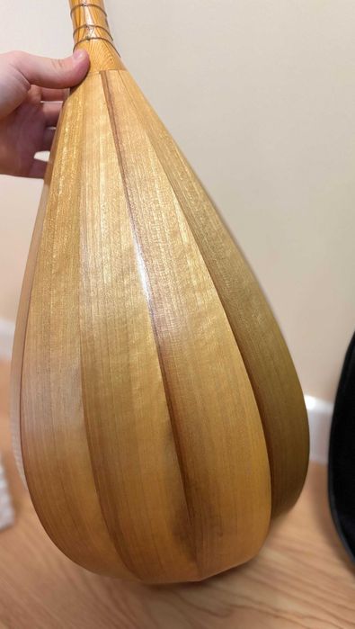 ДОМБЫРА шырша ағаштан жасалған