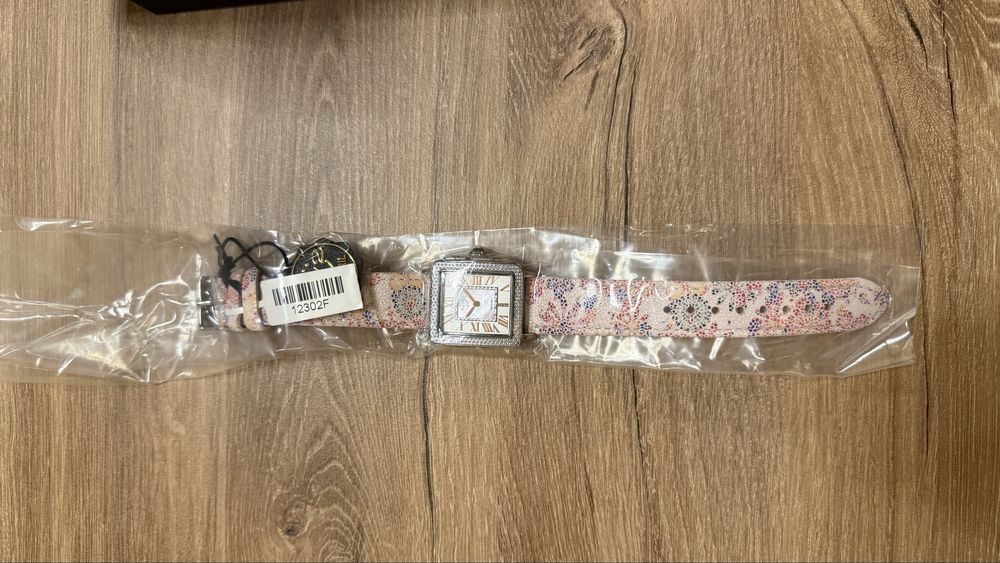 Швейцарски дамски часовник с диаманти Gevril