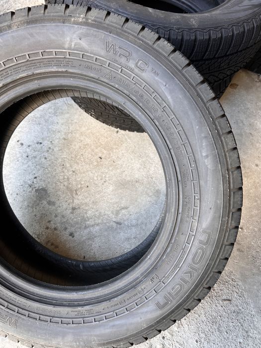 2 anvelope iarna 215/65/16 c , nokian