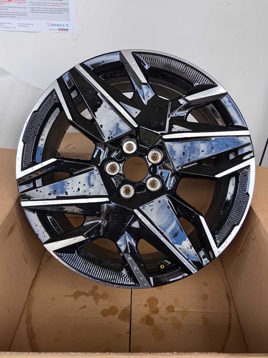 Джанта за пежо 225.55.19.Перфектно състояние