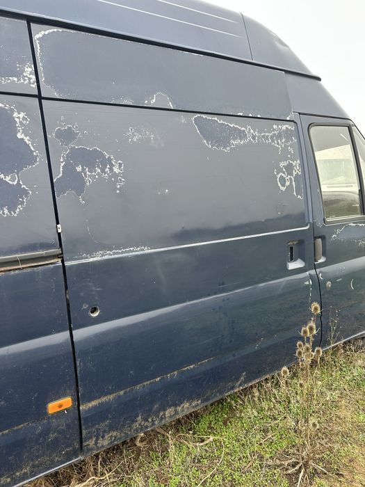 Продавам врати  врата капак прозорец стъкло за форд Транзит