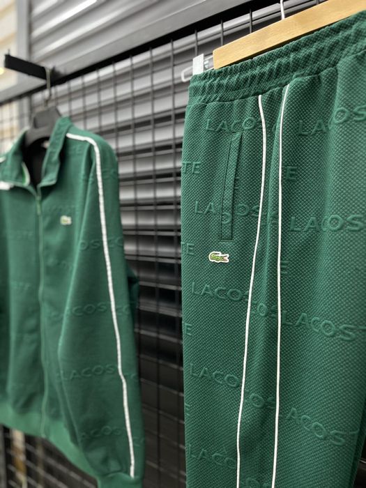 Oferta!! Trening Lacoste,model nou,calitate luxury,cititi descrierea