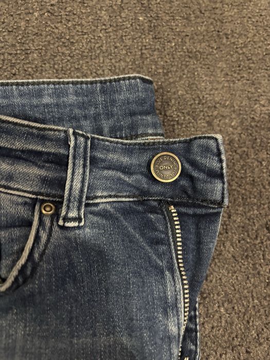 Дамски дънки.