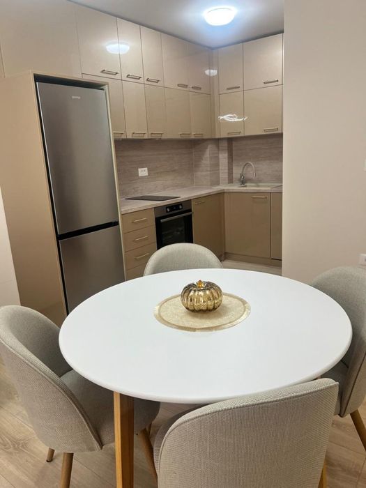 Дава се под наем Двустаен апартамент в Пловдив, Център - 50 кв.м за 700 € - Снимка #2