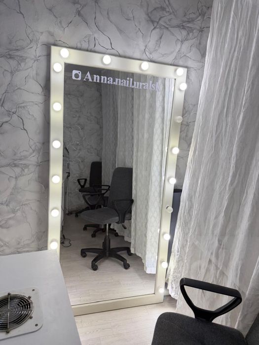 Зеркало напольное