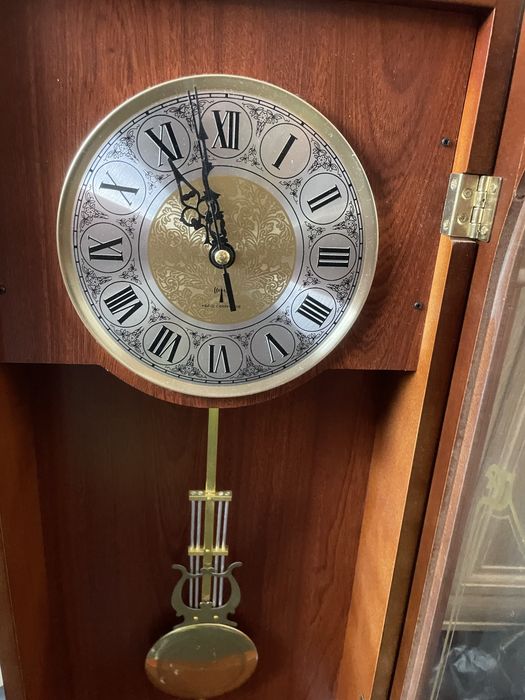 Ceas pendul de perete – stil clasic elegant