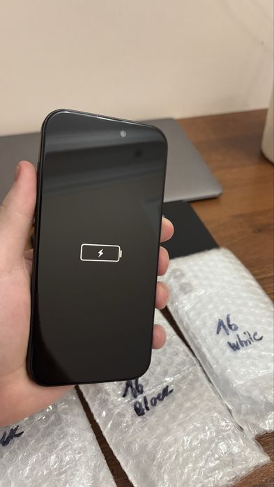 Муляж айфонов все