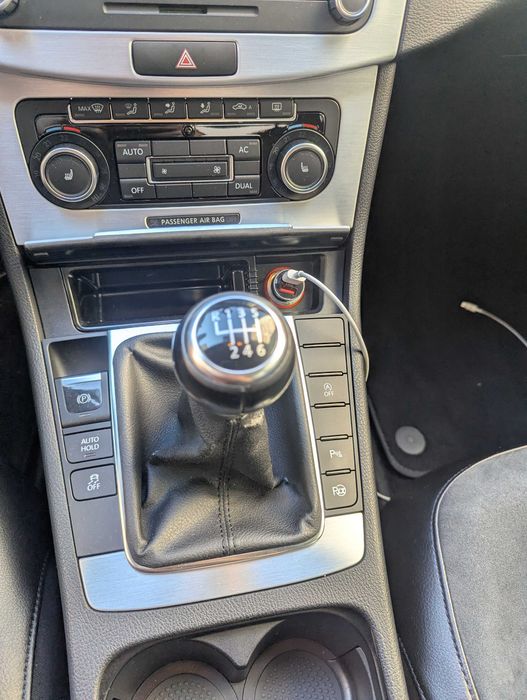VOLKSWAGEN Passat 2011 — imagine 5