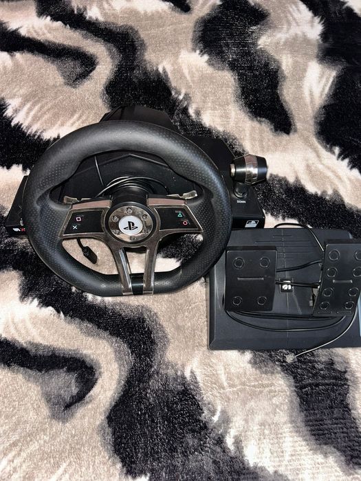 vând volan playstation de ps3/4/5 și pc