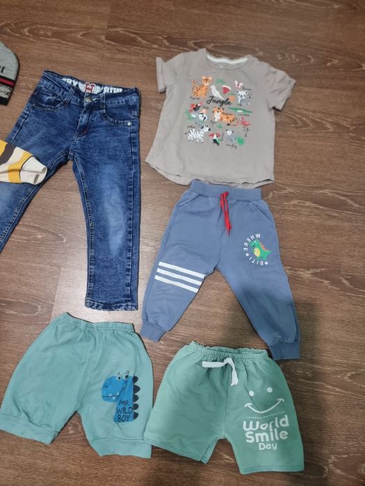 Цена за все Вещи для мальчиков 2-4 года  
Юнусобод 17-квартал 
Телефон