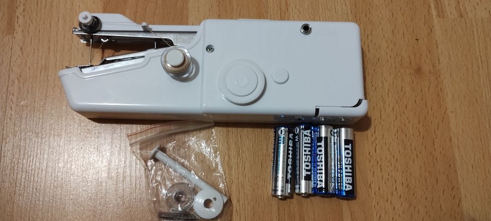 Vand mașină de cusut portabila