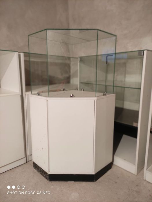 Бизнеске мебель сатылады.