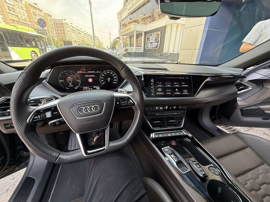 Продается Audi E-TRON GT фулловая