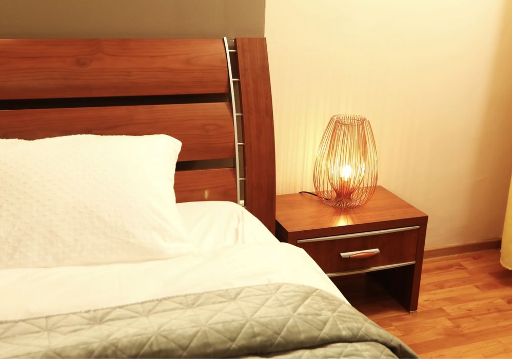 vand pat cu 2 noptiere