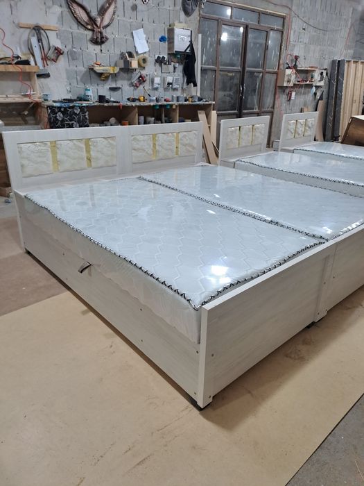 1 kishilik divanlar 590 000 dan boshlanadi
