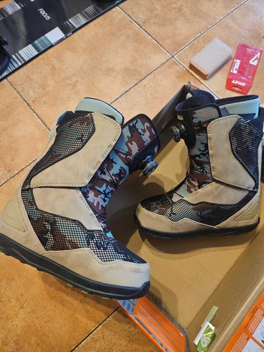 Kit snowboard COMPLET – aproape NOU – valoare actuală peste 5.500 lei
