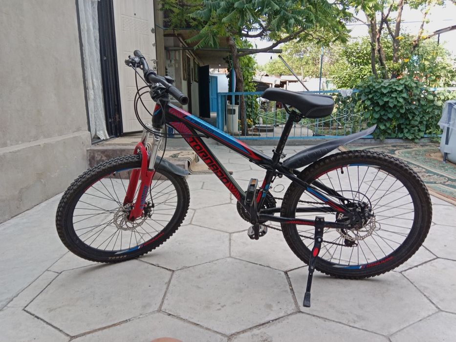 Велик tornado T200