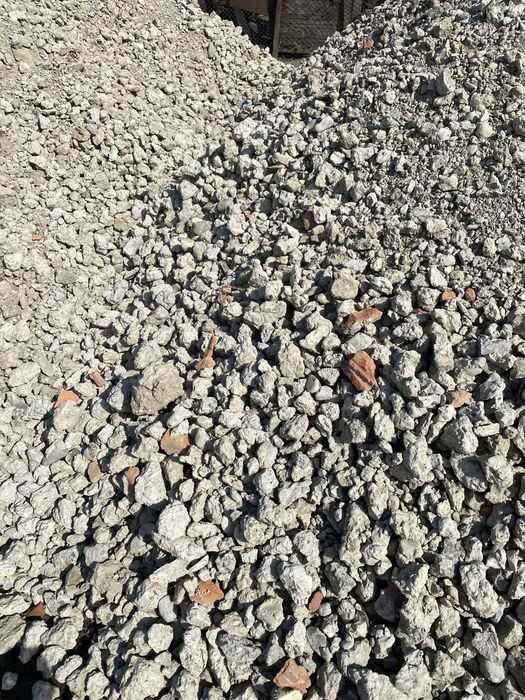 Aduc / Transport Pamant Vegetal De Gradina Sau de Umplutura