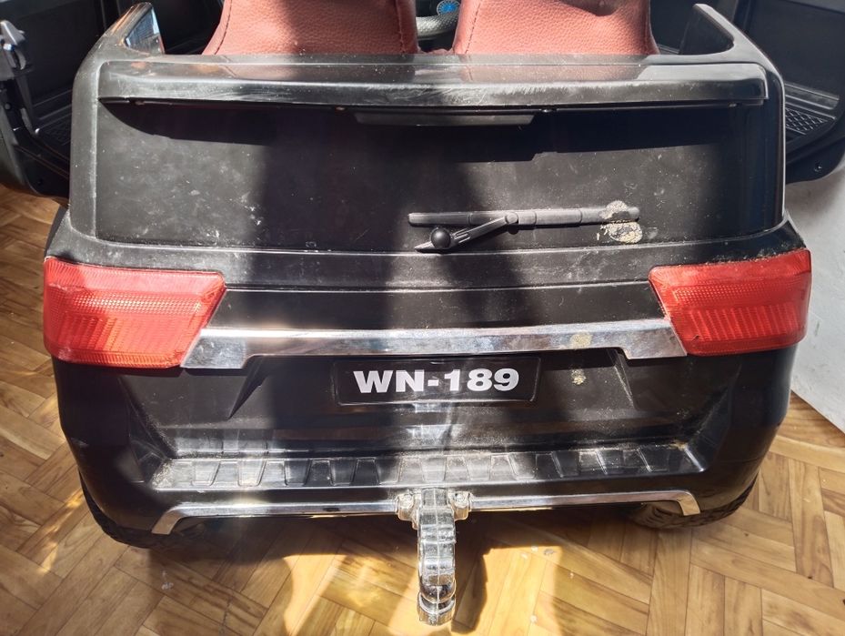 Продам машину детскую