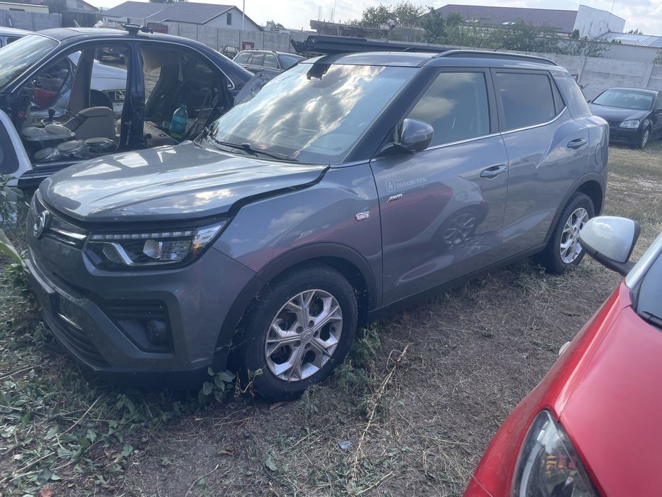 Sangyong tivoli automat 4x4 2022 avariat fata 40.000km