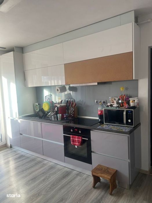 Vanzare apartament 2 camere, zona Victor Babes