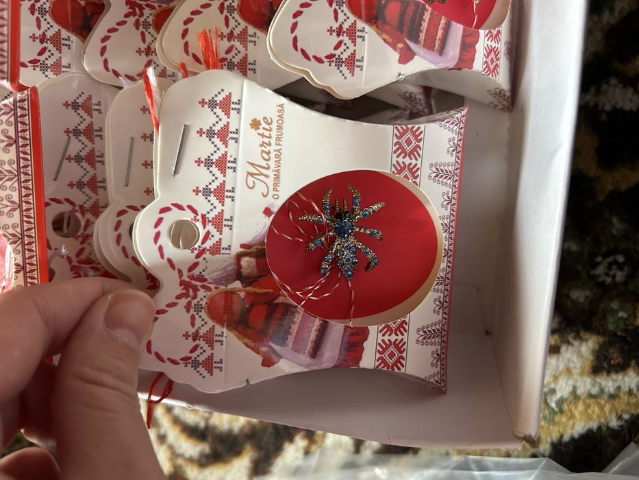 Martisoare tip brose si din trandafiri de sapun 8 martie