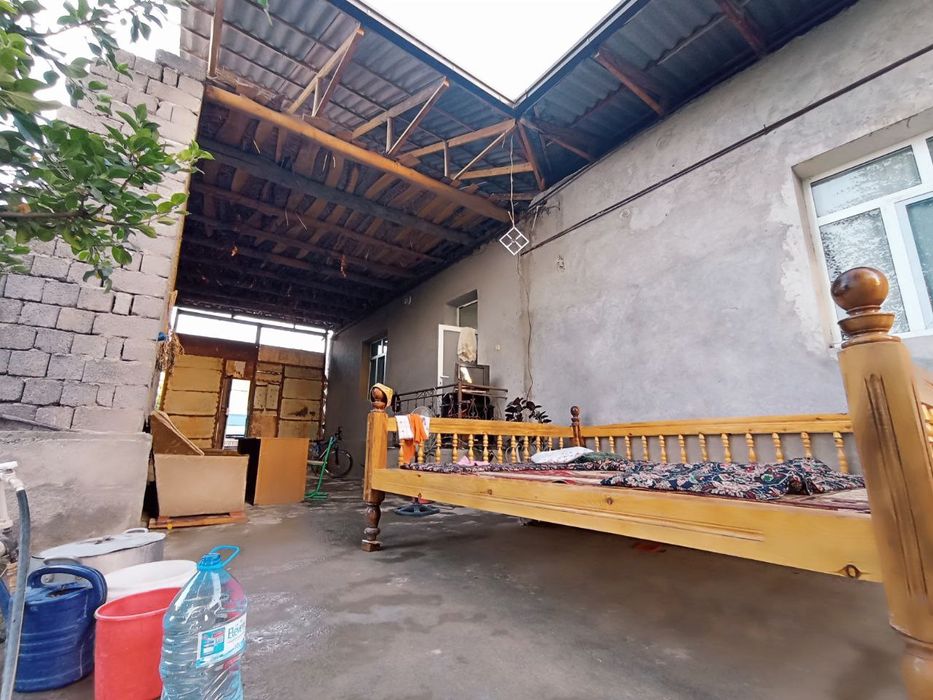 6stx Uy sotiladi !!!