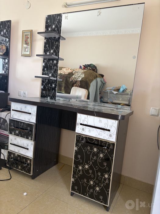 Shkaf mebel sotiladi 2 dona