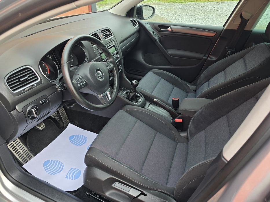 Volkswagen Golf STYLE  Benzina Finantare Rate-Credit